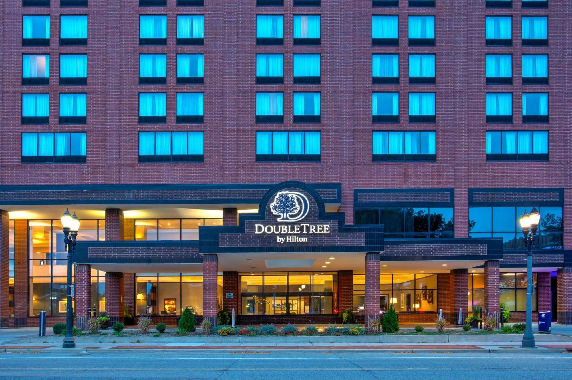 Doubletree By Hilton Lansing Ξενοδοχείο Εξωτερικό φωτογραφία